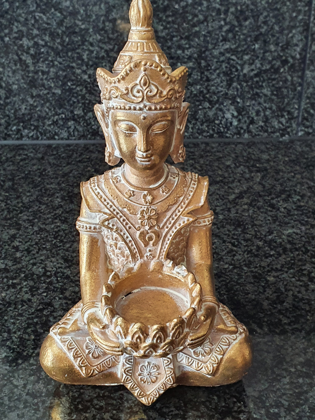 Buddha Figur sitzend gold mit Teelichthalter h=19cm