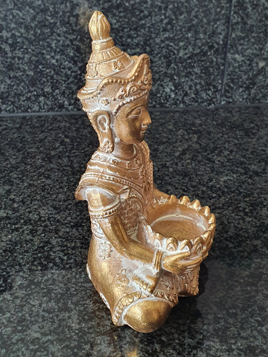 Buddha Figur sitzend gold mit Teelichthalter h=19cm