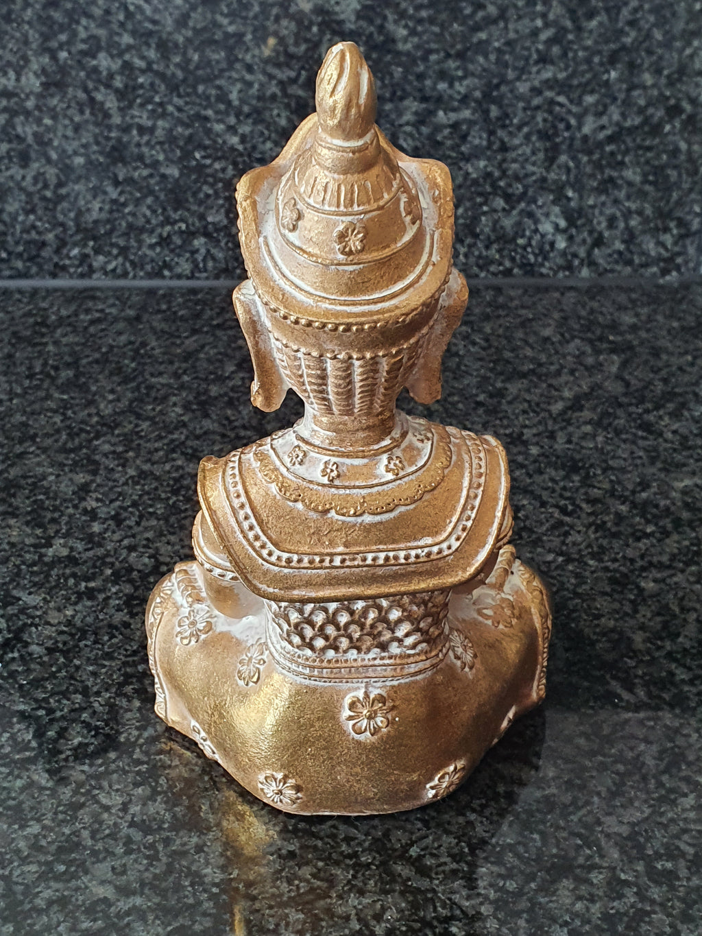 Buddha Figur sitzend gold mit Teelichthalter h=19cm