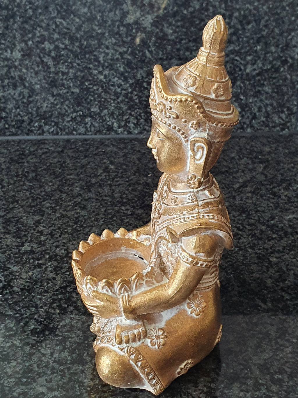 Buddha Figur sitzend gold mit Teelichthalter h=19cm
