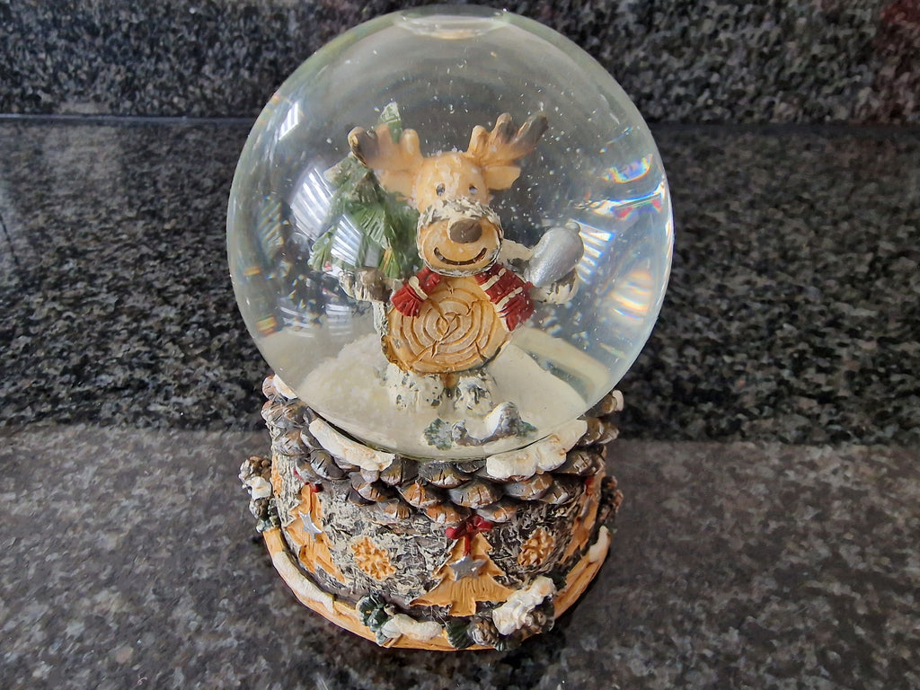 Schneekugel Elch aus Poly, Glas Beige Deko Weihnachten Winter