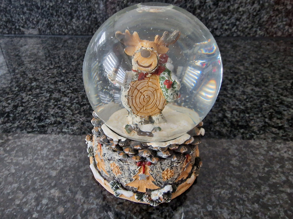 Schneekugel Elch aus Poly, Glas Beige Deko Weihnachten Winter