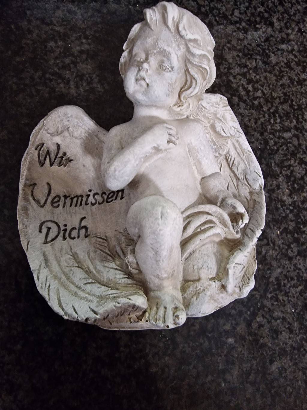 Grabschmuck Engel mit Spruch Wir vermissen dich
