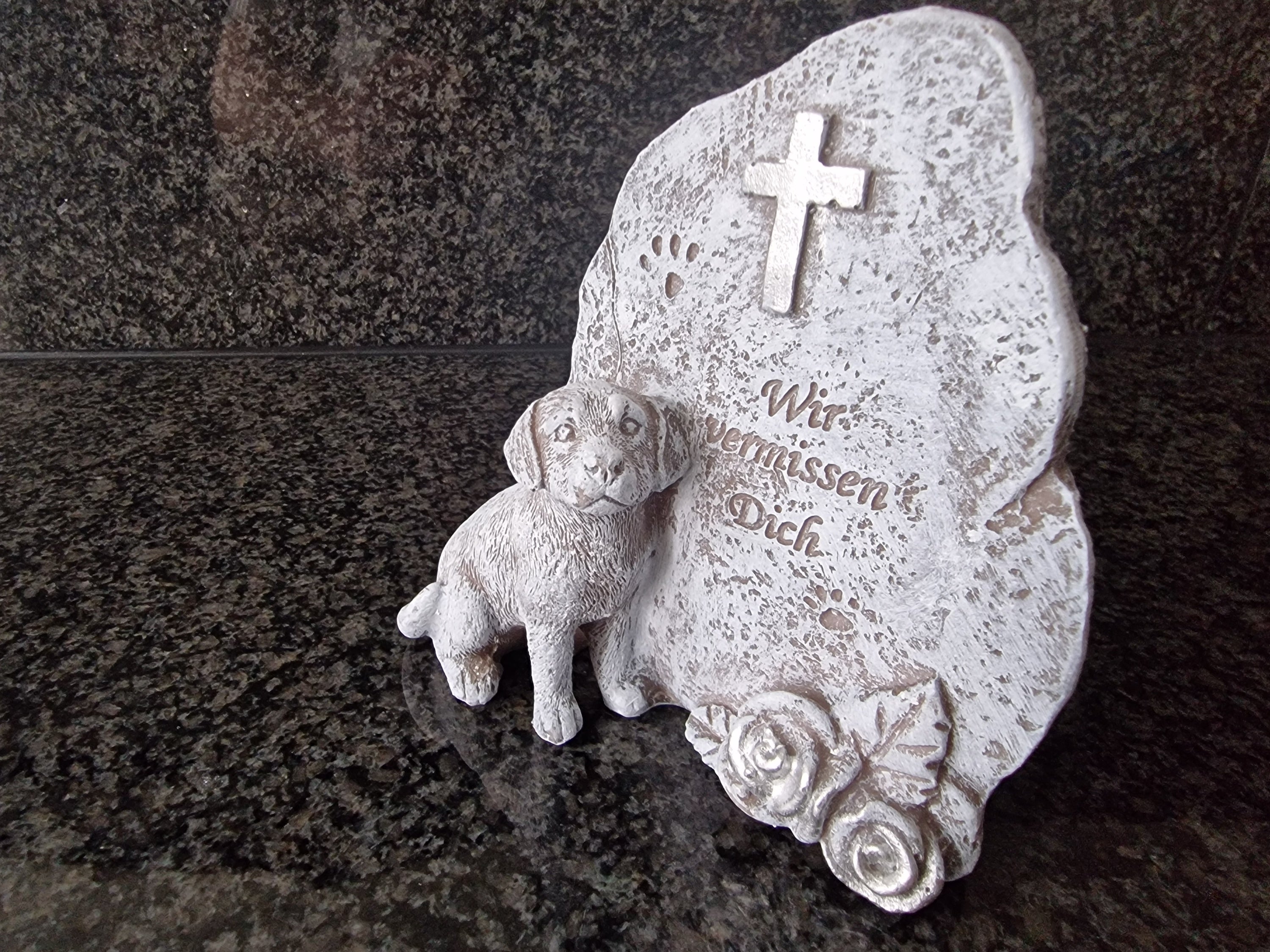 Grabschmuck Grabstein mit Hund oder Katze mit Spruch Wir vermissen Dich Trauer