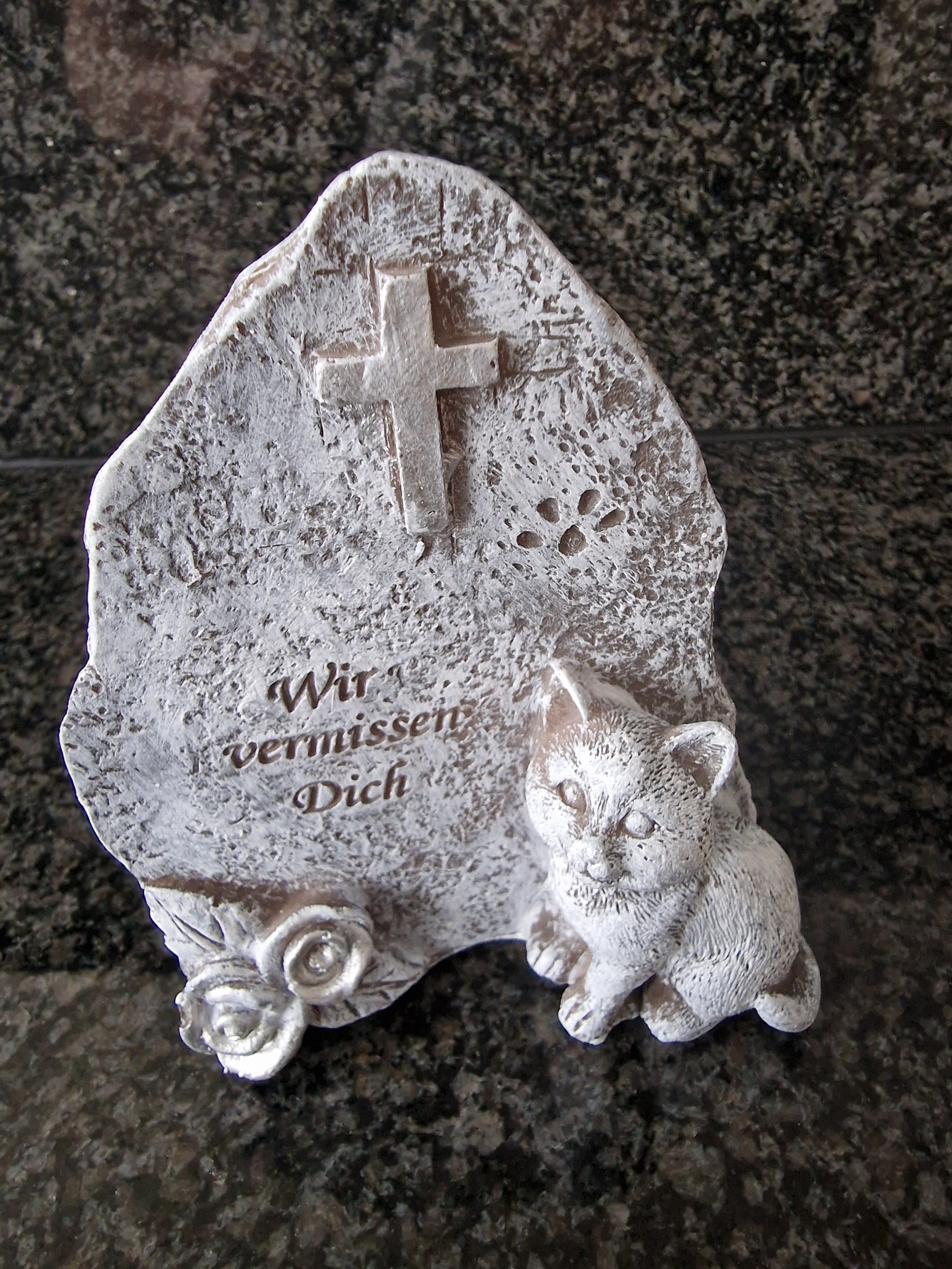 Grabschmuck Grabstein mit Hund oder Katze mit Spruch Wir vermissen Dich Trauer