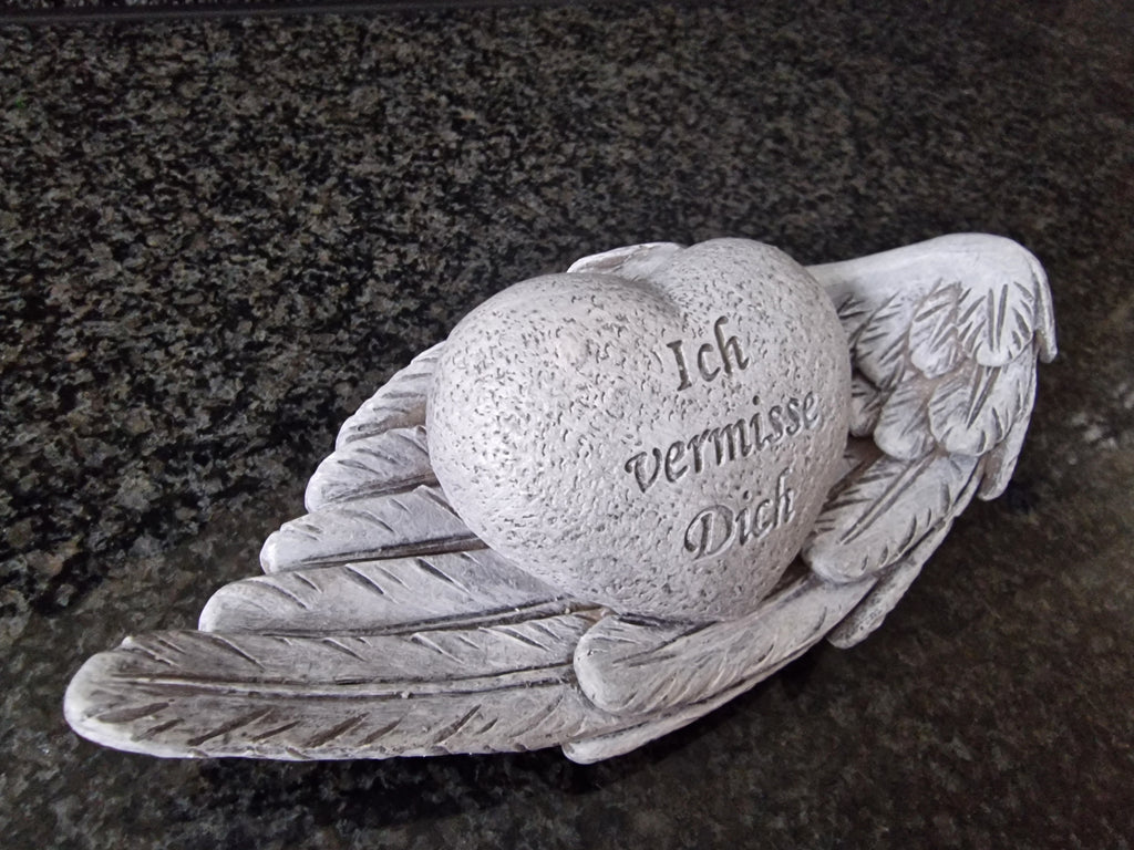 Grabschmuck Grabherz "Ich vermisse Dich" liegend auf Flügel